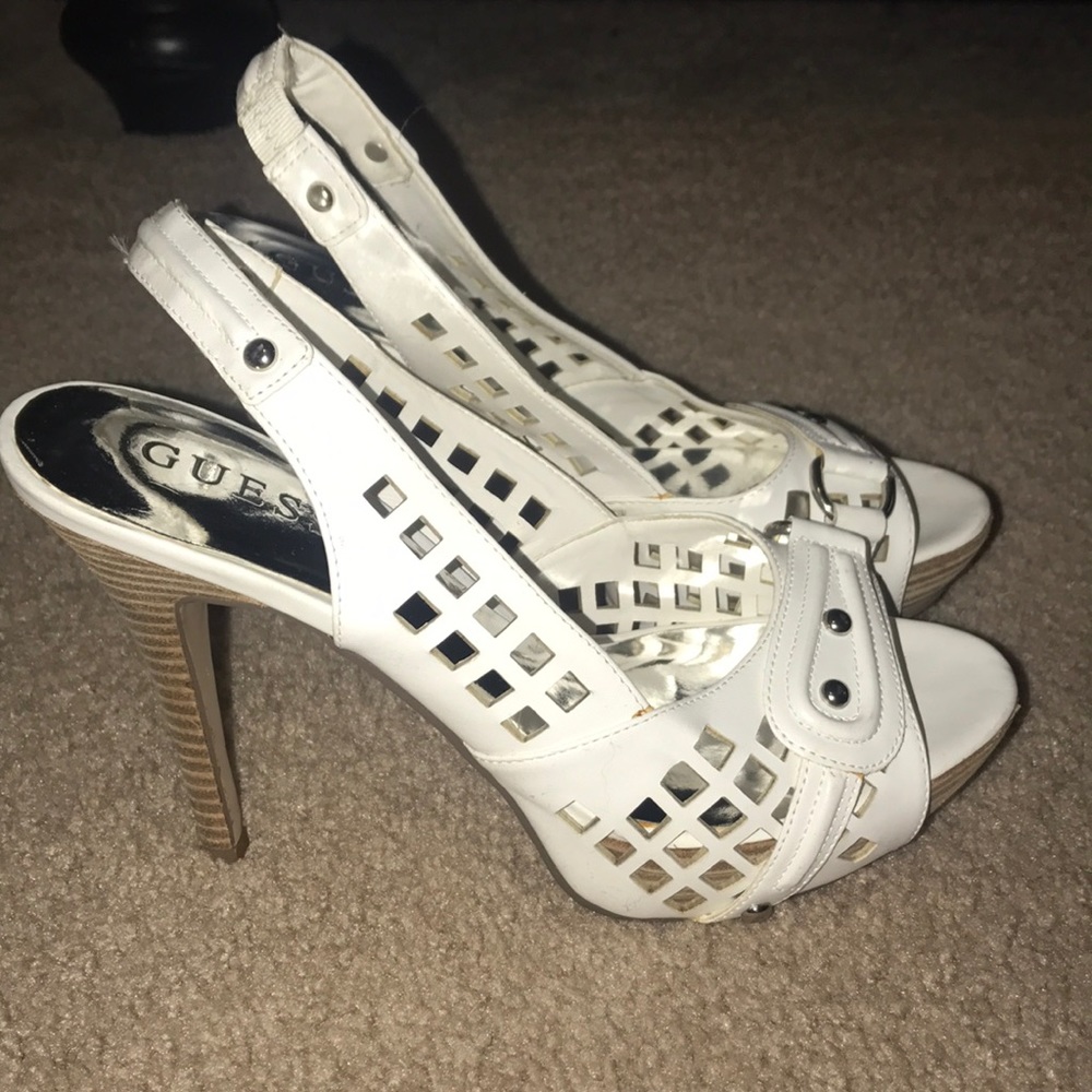 Guess (white high heel shoe)